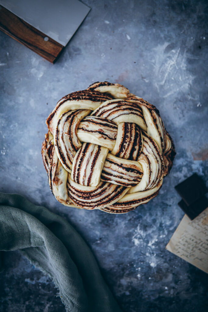 Schokoladen Chocolate Babka Challah Hefeteig Rezept Schokoladenfüllung backrezept foodstyling food photo zuckerzimtundliebe hefegebäck