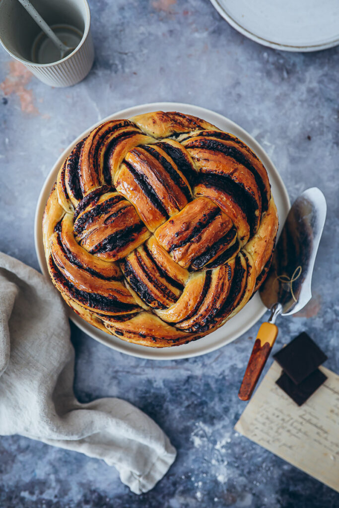 Schokoladen Chocolate Babka Challah Hefeteig Rezept Schokoladenfüllung backrezept foodstyling food photo zuckerzimtundliebe hefegebäck