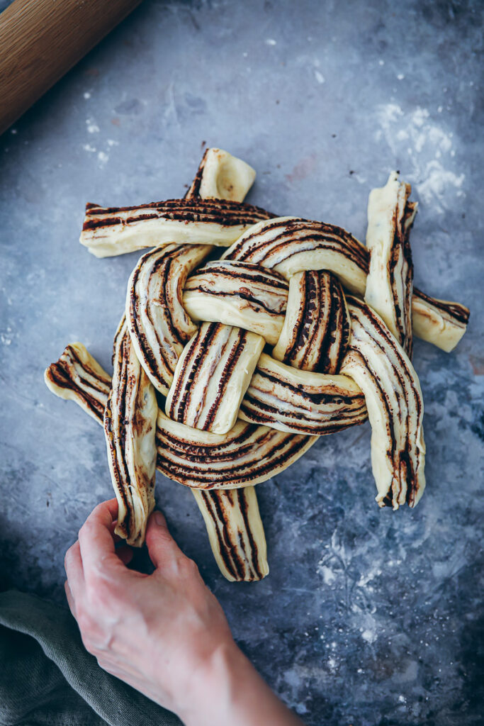 Schokoladen Chocolate Babka Challah Hefeteig Rezept Schokoladenfüllung backrezept foodstyling food photo zuckerzimtundliebe hefegebäck