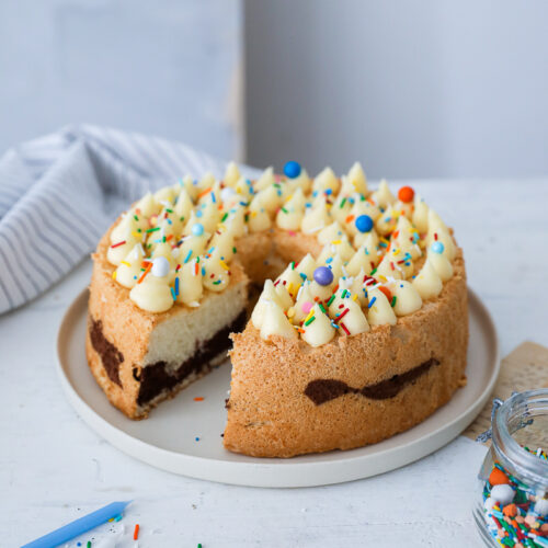 Zimt Angel Food Cake cinnamon chiffon cake recipe rezept diamant zucker jubiläum foodstyling bakefeed feedfeed zuckerzimtundliebe food photo backblog deutscher foodblog funfetti angel food cake