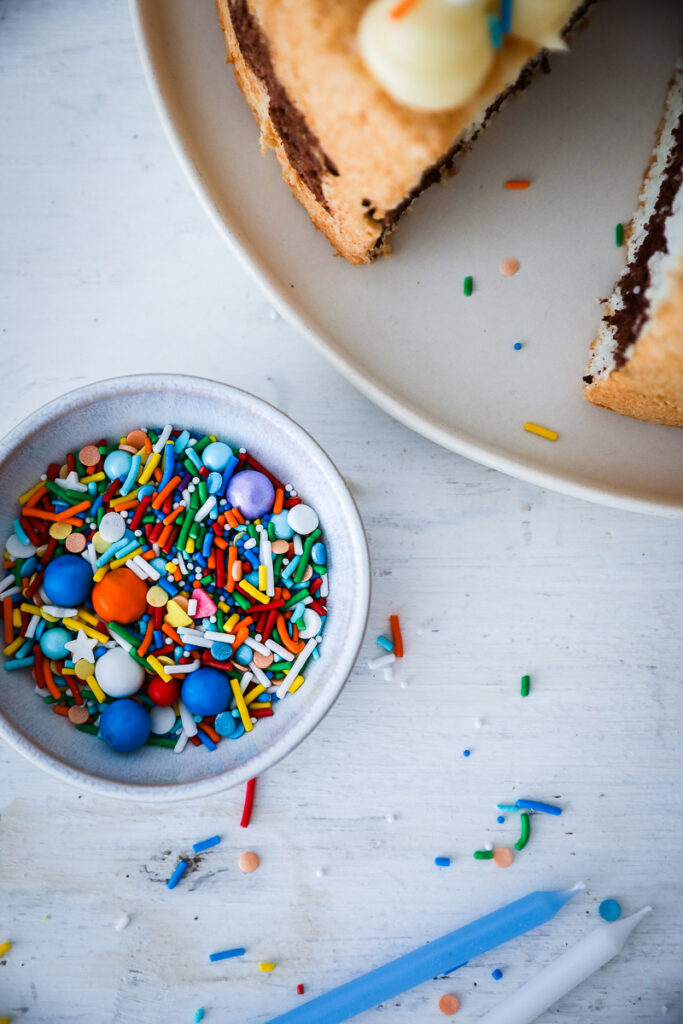 Zimt Angel Food Cake cinnamon chiffon cake recipe rezept diamant zucker jubiläum foodstyling bakefeed feedfeed zuckerzimtundliebe food photo backblog deutscher foodblog funfetti angel food cake