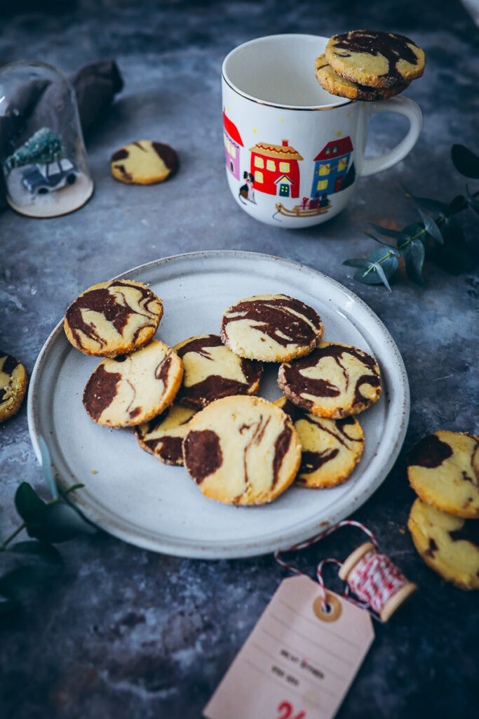 Marmor Heidesand Rezept Weihnachtsplätzchen Schokoplätzchen Adventsgebäck Weihnachtsgebäck foodstyling food photo feedfeed bakefeed zuckerzimtundliebe Tchibo Weihnachtsbäckerei norddeutsche kekse keksrezept 