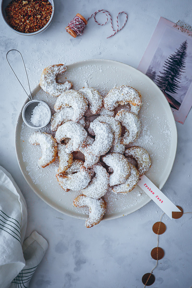 Lieblingsrezept für Vanillekipferl mit gebrannten Mandeln – Weihnachtsplätzchen Klassiker mal anders
