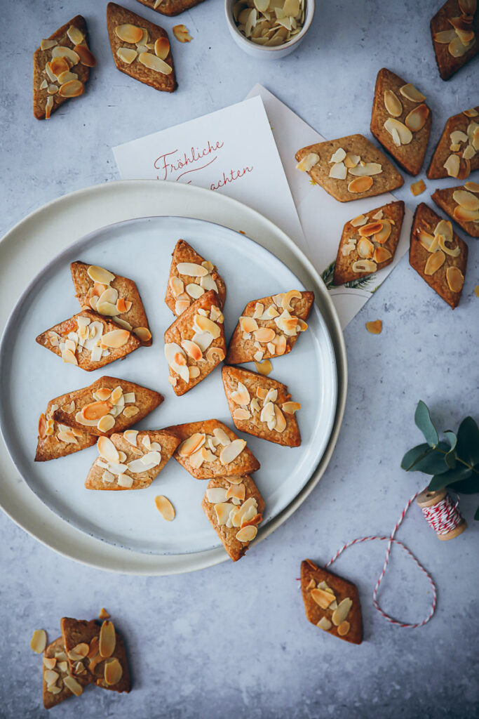 Spekulatius Plätzchen rezept selber machen Mandel spekulatius speculaas recipe speculoos almond cookies weihnachtsplätzchen rauten plätzchen zuckerzimtundliebe bakefeed feedfeed foodstyling weihnachtsbäckerei adventsgebäck spekulatiusgewürz