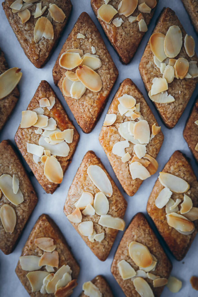 Spekulatius Plätzchen rezept selber machen Mandel spekulatius speculaas recipe speculoos almond cookies weihnachtsplätzchen rauten plätzchen zuckerzimtundliebe bakefeed feedfeed foodstyling weihnachtsbäckerei adventsgebäck spekulatiusgewürz