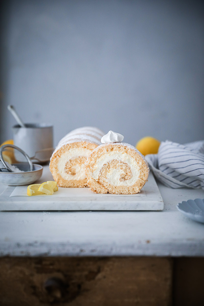 Rezept für Zitronen-Biskuitrolle mit Mascarpone – lemon cake roll recipe