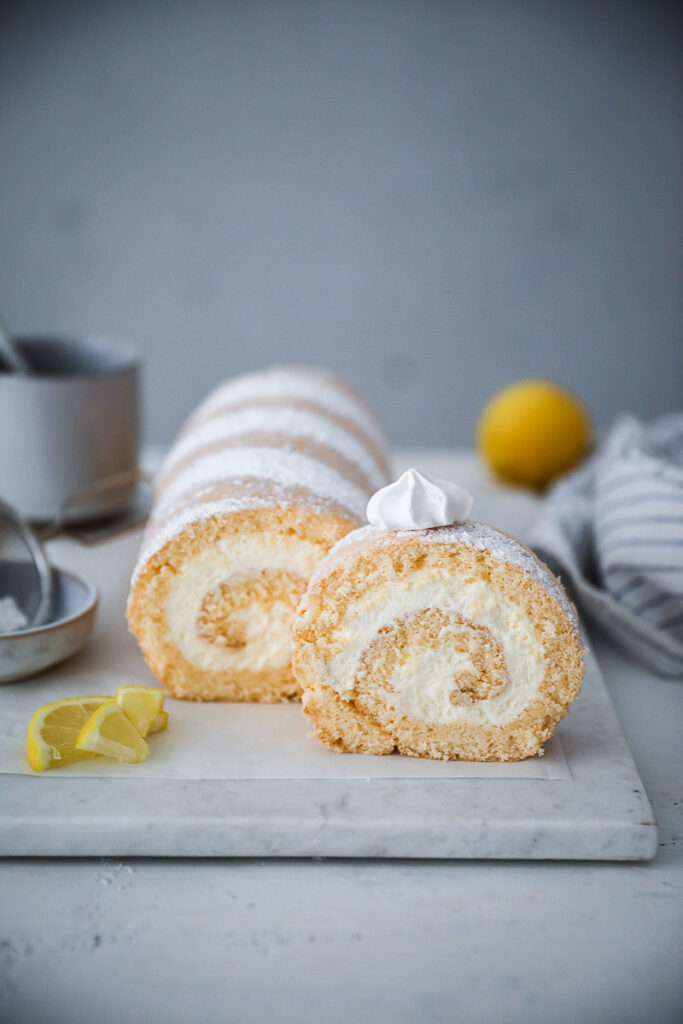 Rezept für Zitronen-Biskuitrolle mit Mascarponefüllung