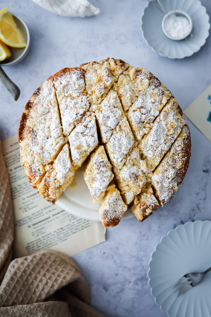Zitronenkuchen Streuselkuchen Rezept lemon crumb cake einfache streusel foodstyling food photography zuckerzimtundliebe backblog bakefeed feedfeed einfache kuchenrezepte saftiger zitronenkuchen