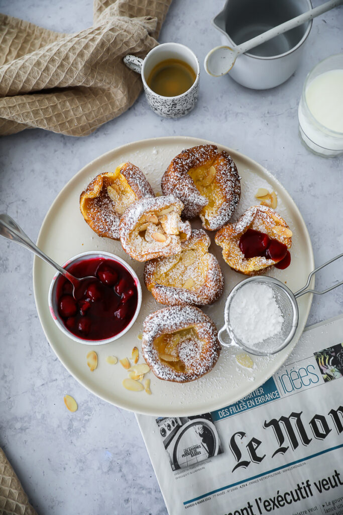 Mini Dutch Baby Pancake Ofenpfannkuchen Rezept aus der Muffinform einfache Pfannkuchen Kinder Frühstück german pancakes puffed pancake brunch rezept bakefeed feedfeed food52 zuckerzimtundliebe backblog deutscher foodblog