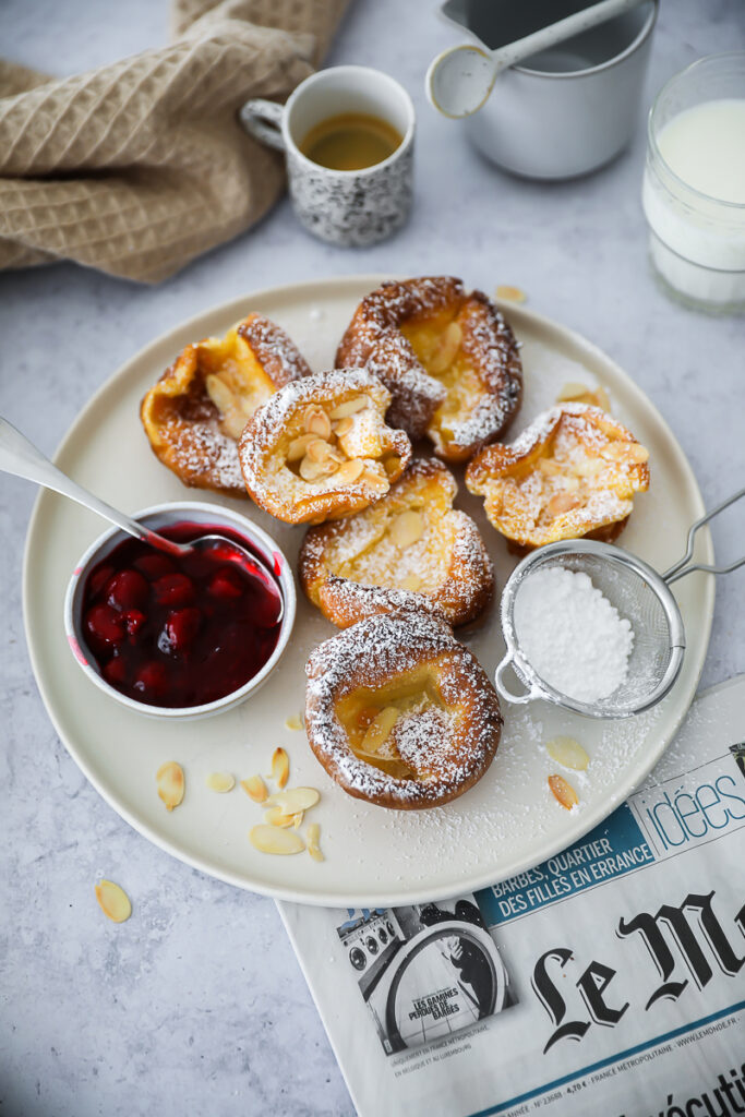 Mini Dutch Baby Pancake Ofenpfannkuchen Rezept aus der Muffinform einfache Pfannkuchen Kinder Frühstück german pancakes puffed pancake brunch rezept bakefeed feedfeed food52 zuckerzimtundliebe backblog deutscher foodblog