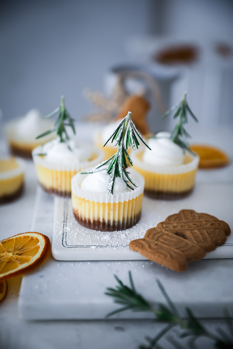 Rezept für Spekulatius-Cheesecake Muffins – kleine Weihnachts-Käsekuchen