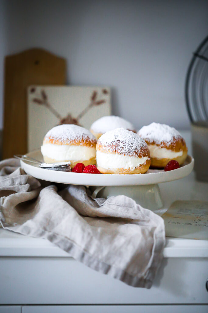 Maritozzi Rezept Italian Cream Buns Sahnefüllung Brötchen süße hefebrötchen milchbrötchen rezept bakefeed italian baking italienisches gebäck italienisch backen zuckerzimtundliebe backblog foodblog foodstyling