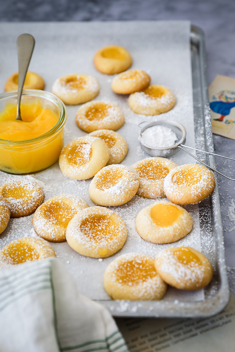 Lemon Curd Cookies - ein Rezept für super frische Zitronenkekse husarenkrapfen engelsaugen hildabrötchen rezept zuckerzimtundliebe foodblog backblog bakefeed feedfeed