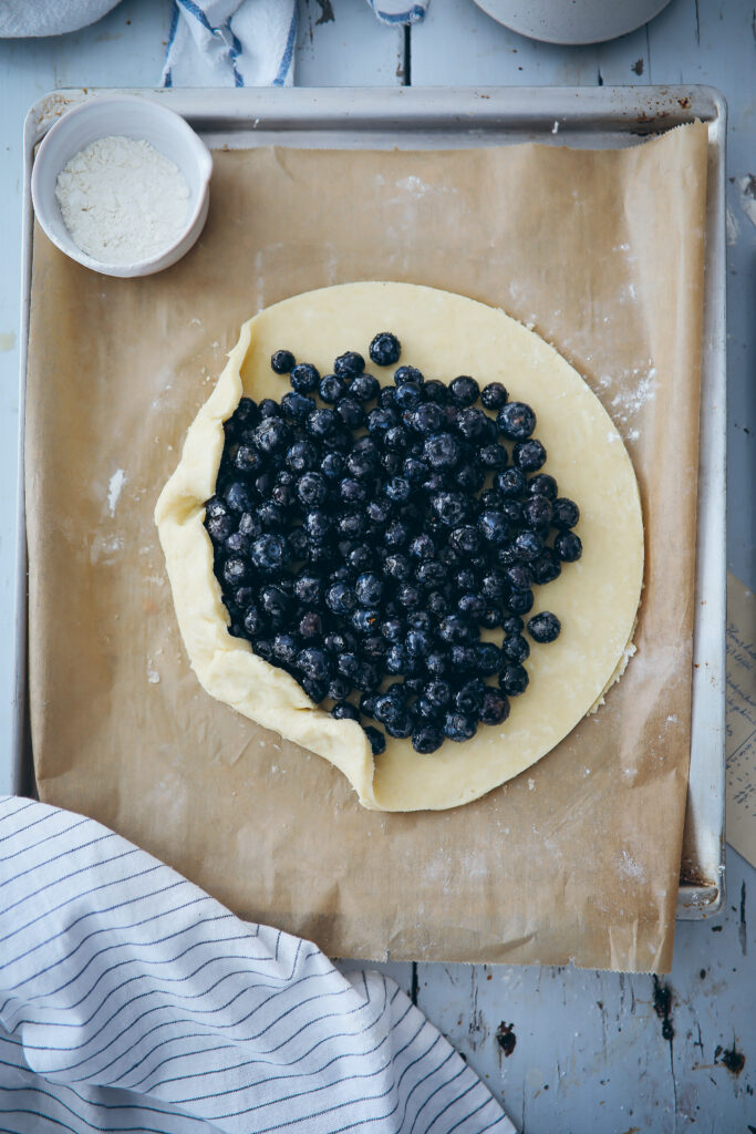 Blaubeer Galette Rezept blueberry galette Tart heidelbeer kuchen sommerkuchen mürbeteig zuckerzimtundliebe bakefeed feedfeed foodtographyschool