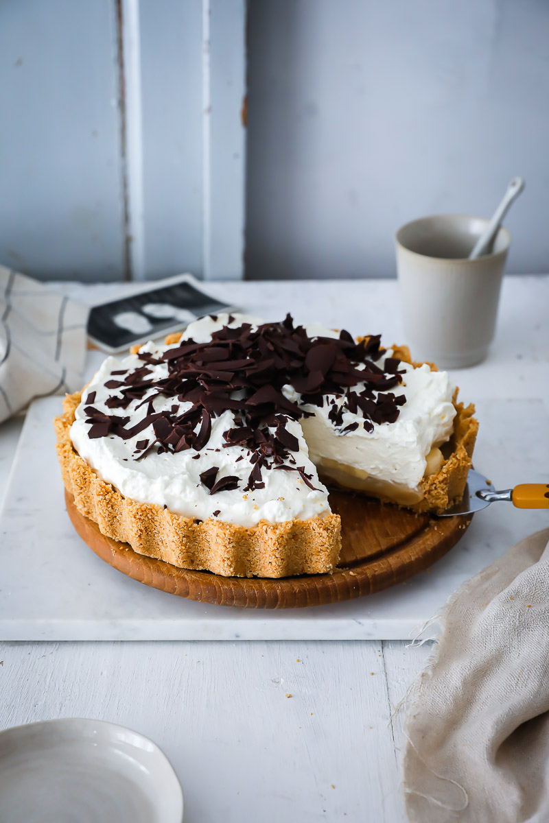 Banoffee Pie Rezept – eine Karamell-Bananen Tarte mit Sahne