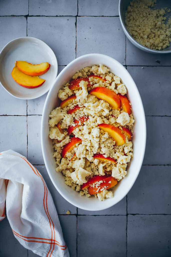 Pfirsich Crumble Rezept mit Mandeln