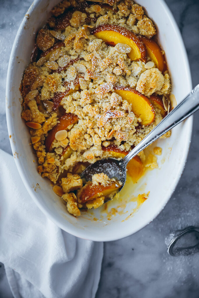 Pfirsich Crumble Rezept mit Mandeln