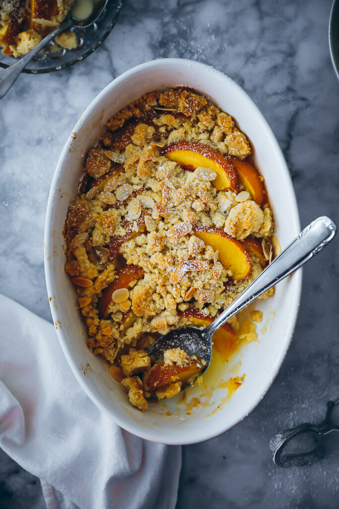 Pfirsich Crumble Rezept mit Mandeln