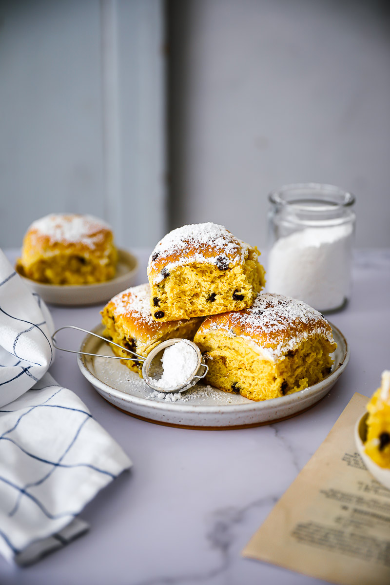 Softe süße Kürbis Brötchen mit Schokostücken – ein Rezept