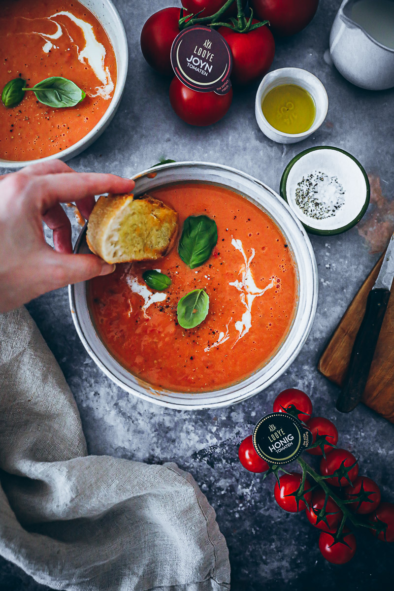Roasted Tomato Soup Rezept – Tomatensuppe aus dem Ofen mit Looye JOYN Tomaten