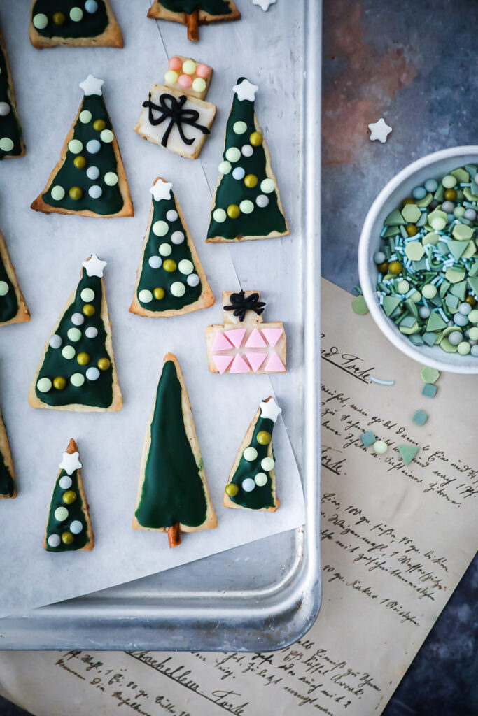 Coming home for Christmas Weihnachtsplätzchen Rezept - klassische Ausstechplätzchen Dr. Oetker Weihnachtskekse christmas cookie decoration zuckerzimtundliebe weihnachtbäckerei foodblog backblog