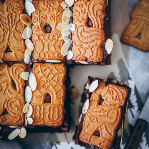 Spekulatius Brownies Rezept - speculoos brownies recipe Weihnachtskuchen Schokokuchen Spekulatiuskuchen Weihnachtsbäckerei Adventsgebäck biscoff brownies foodstyling food photography