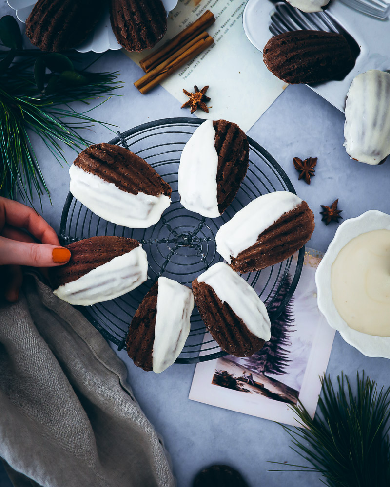Weihnachtliche Gewürzkuchen Madeleines Rezept mit Chai Glasur (enthält Werbung für Diamant Glasurzucker)