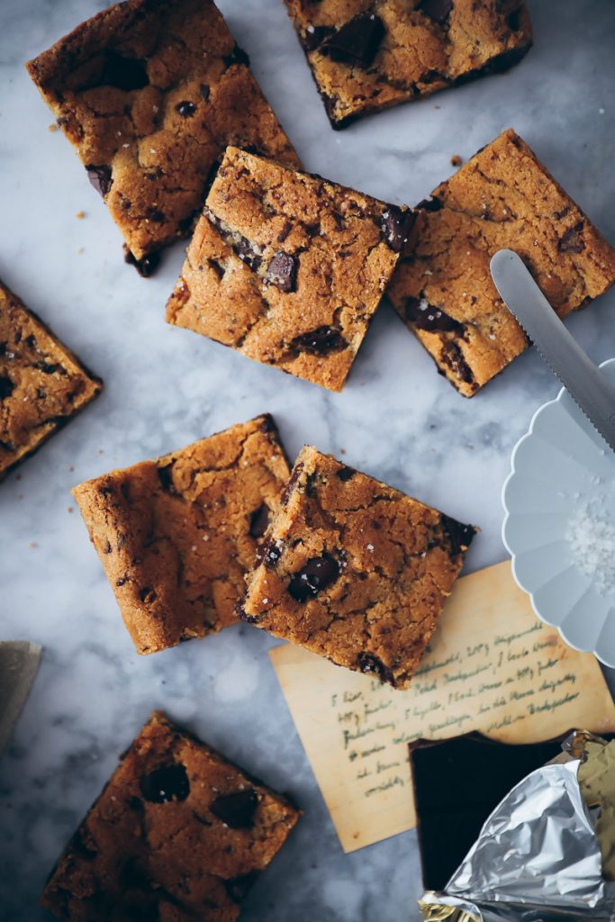 Chocolate Cookie Bars Rezept beste cookies zuckerzimtundliebe backblog foodblog foodstyling foodphotographyschool kekse selber backen bakefeed feedfeed