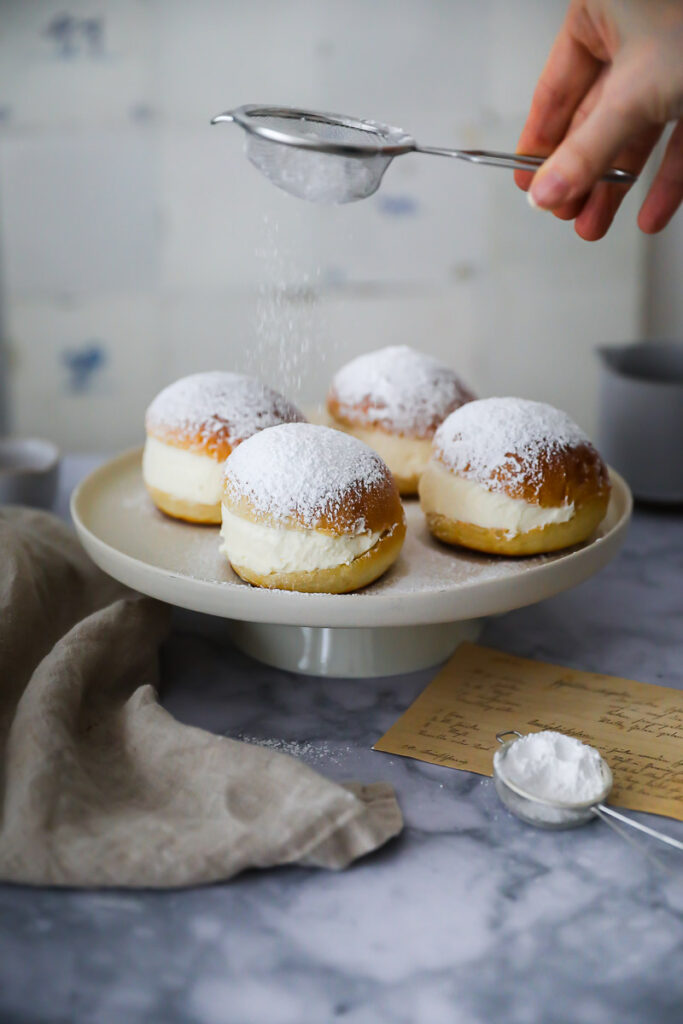 Maritozzi Rezept Italian Cream Buns Sahnefüllung Brötchen süße hefebrötchen milchbrötchen rezept bakefeed italian baking italienisches gebäck italienisch backen zuckerzimtundliebe backblog foodblog foodstyling