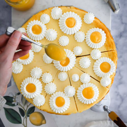 Einfaches Käsekuchen Rezept Quark Käsekuchen mit Lemon Curd lemon curd german cheesecake recipe zuckerzimtundliebe backblog foodblog food styling food photography zitronenkuchen backrezept kuchenrezept bakefeed feedfeed foodtography school