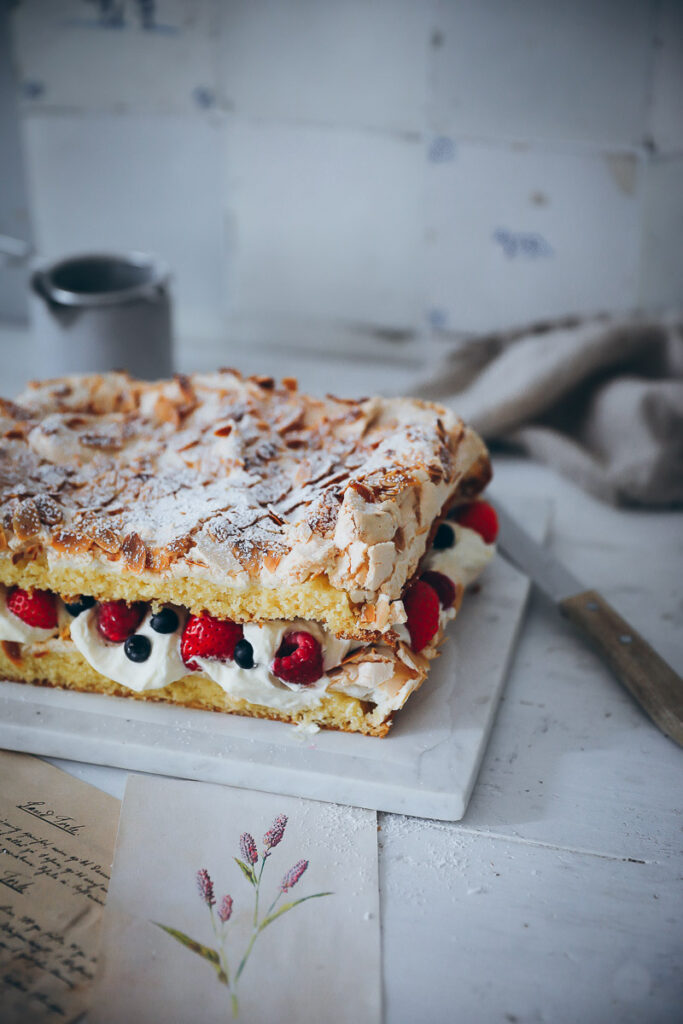 Kvaefjordkake Kuchen Rezept Verdens Beste Baiserkuchen vanillefüllung zuckerzimtundliebe foodblog backblog bakefeed scandinavian baking skandinavische kuchen