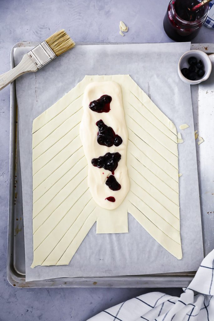 Blaubeer Cheesecake Plunderzopf Rezept blueberry cream cheese danish recipe teilchen blaubeerkuchen blätterteig rezepte zuckerzimtundliebe backblog foodblog bakefeed feedfeed foodtography school