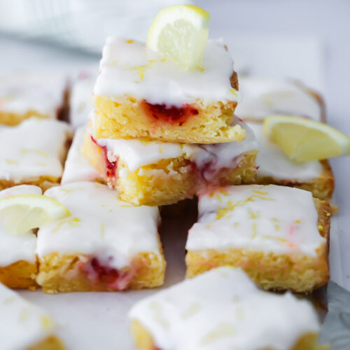 Zitronen Blondies mit Himbeeren Rezept - lemon raspberry blondies einfaches zitronenkuchenrezept bakefeed zuckerzimtundliebe backblog foodblog himbeerkuchen zitronenschnitten lemon slices food photography