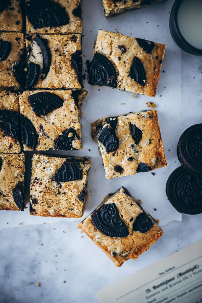Oreo Blondies Rezept cookies and cream blondies recipe oreo kuchen brownies zuckerzimtundliebe bakefeed feedfeed foodtographyschool