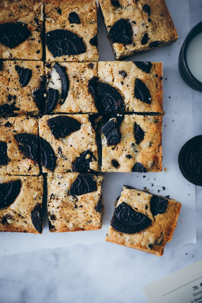 Oreo Blondies Rezept cookies and cream blondies recipe oreo kuchen brownies zuckerzimtundliebe bakefeed feedfeed foodtographyschool