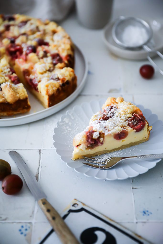 Stachelbeer Käsekuchen und Streuselkuchen Rezept. gooseberry cheesecake crumble cake coffee cake quark käsekuchen mit einfachem boden einfacher käsekuchen stachelbeerrezepte zuckerzimtundliebe bakefeed german baking german cakes feedfeed food photography