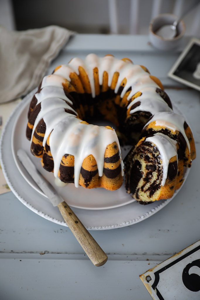 Choc Chip Marmorkuchen Gugelhupf Rezept Zebrakuchen Marble bundt cake zuckerzimtundliebe foodblog foodtographyschool nordic ware backform saftiger rührteig kuchen einfacher kuchen kindergeburtstag