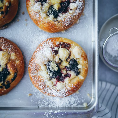 Streuseltaler mit Quarkfüllung Mohn und Konfitüre Hefeteig wie vom Bäcker Streuselrezepte streusel buns poppy seed rolls kolache kolatsche zuckerzimtundliebe backrezept backen
