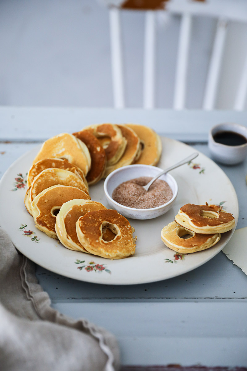 Ein kleines Apfelpfannkuchen Ringe Rezept – apple pancake rings