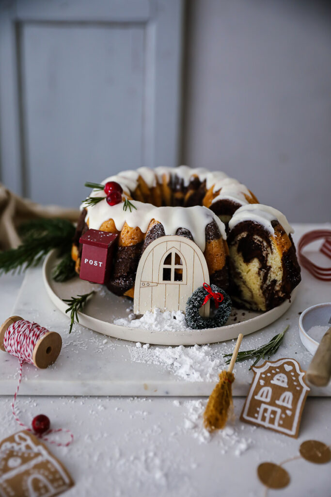 Lebkuchen Marmorkuchen Gugelhupf Rezept Weihnachtskuchen Gewürzkuchen christmas bundt cake recipe spiced cake Winterkuchen zuckerzimtundliebe backblog german christmas recipes foodstyling bakefeed feedfeed