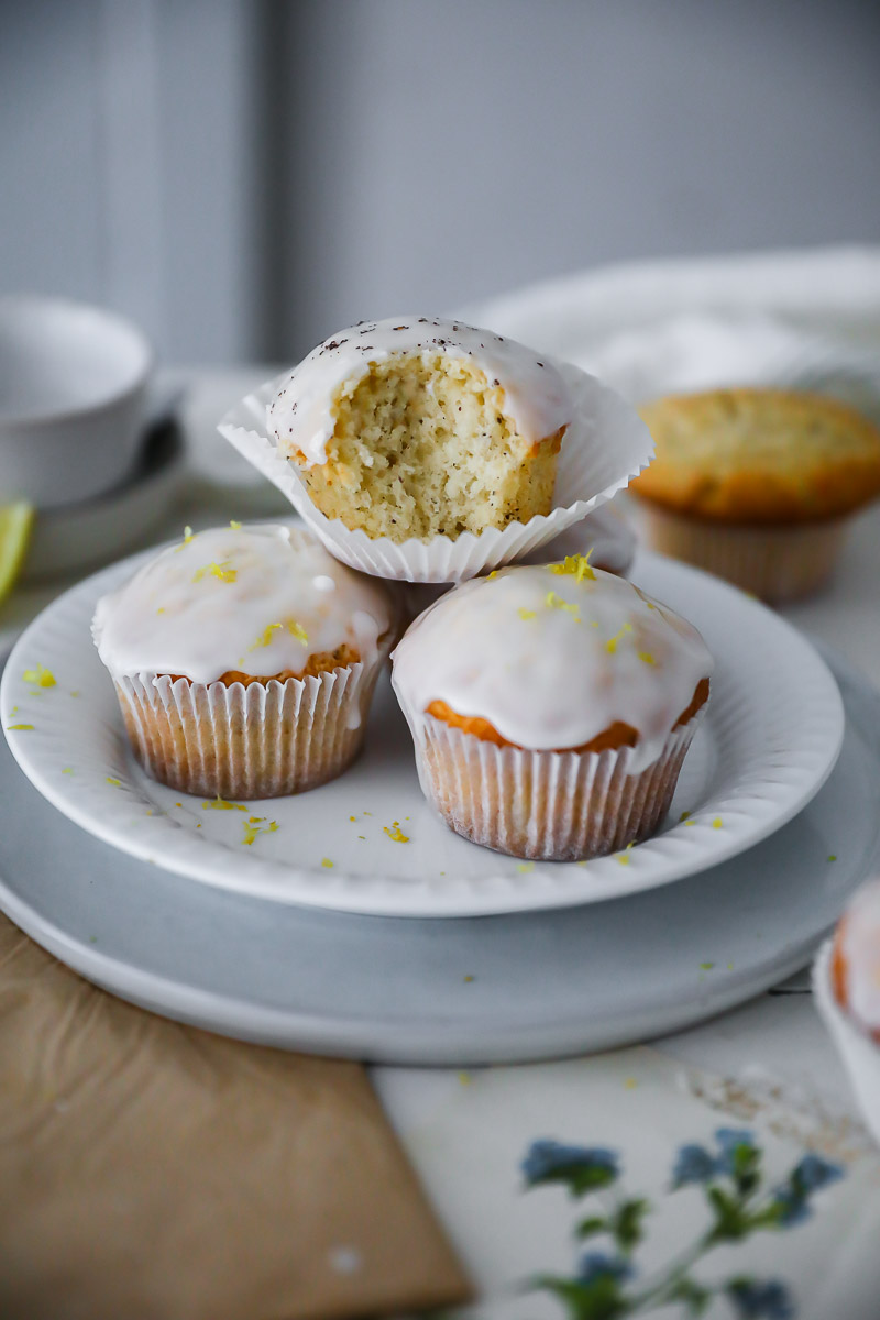 zitronenmuffins mit mohn lemon poppy seed muffins rezept recipe einfaches muffinrezept zitronenkuchen bakefeed feedfeed zuckerzimtundliebe backblog lieblingsrezept