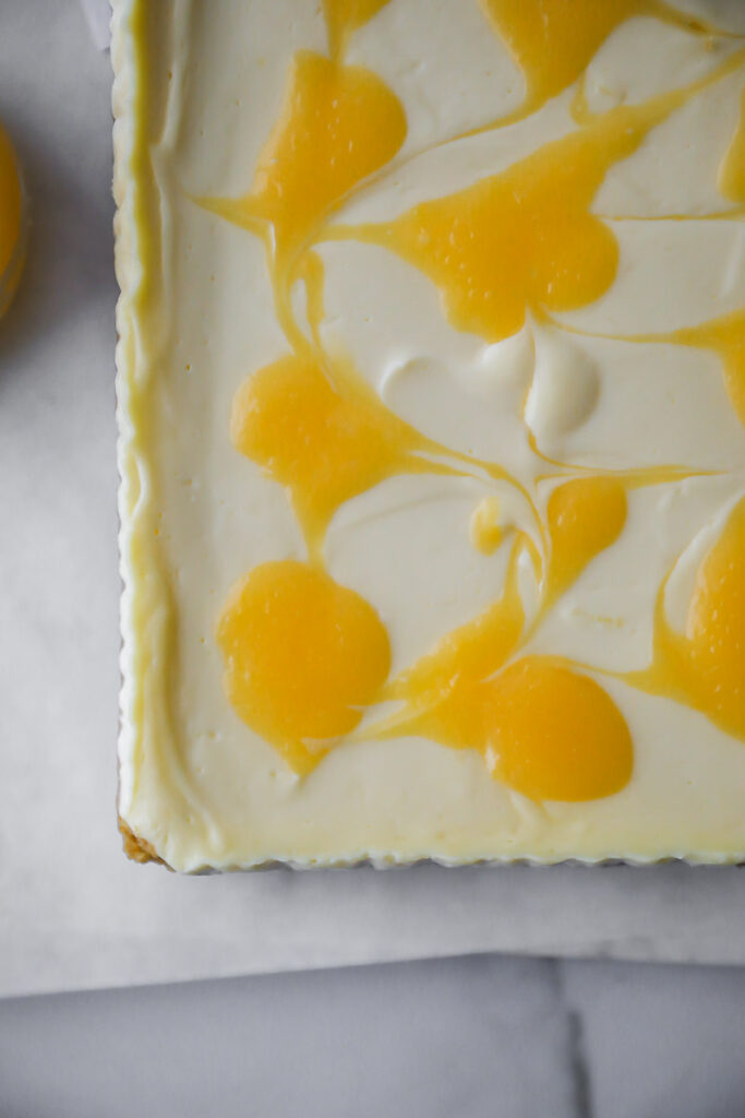 Lemon Cheesecake Bars Zitronen Käsekuchen mit Lemon Curd einfacher Käsekuchen Keksboden foodblog backblog backen backrezept bakefeed feedfeed zuckerzimtundliebe