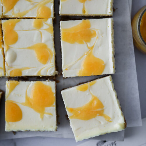 Lemon Cheesecake Bars Zitronen Käsekuchen mit Lemon Curd einfacher Käsekuchen Keksboden foodblog backblog backen backrezept bakefeed feedfeed zuckerzimtundliebe