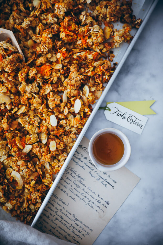 carrot cake granola rezept müsli selber machen osterfrühstück osterbrunch carrot granola recipe zuckerzimtundliebe feedfeed bakefeed foodstyling