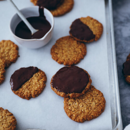 Haferkekse mit Schokolade Rezept oatcookies swedish oat biscuits hobnobs recipe keksrezept cookies backen feedfeed the bakefeed zuckerzimtundliebe backblog foodblog einfache backrezepte
