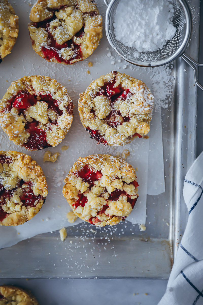 bestes erdbeer streusel cookies rezept recipe kleine einfache erdbeerkuchen erdbeertarte erdbeermuffin strawberry streusel cookies recipe