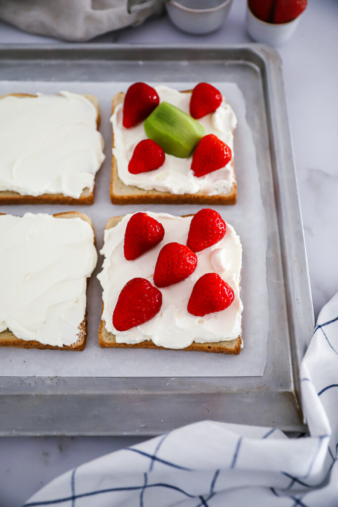 fruit Sando rezept obstsandwich erdbeer sandwich sahne mascarpone füllung erdbeerrezepte strawberry sando recipe feedfeed food52 nytcooking japanische rezepte
