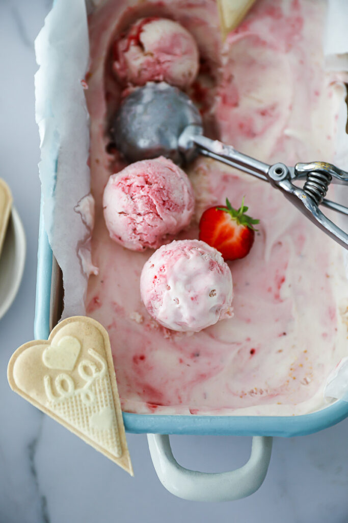 Erdbeereis Rezept ohne Eismaschine no churn strawberry ice cream recipe zuckerzimtundliebe eis selber machen