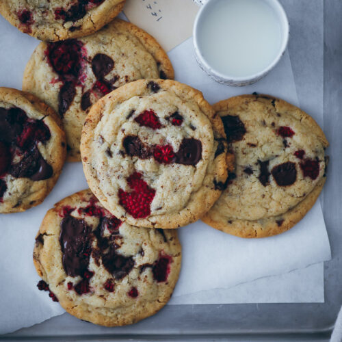 Himbeer Chocolate Chip cookies rezept raspberry chocolate chip cookies keksrezept zuckerzimtundliebe backen einfache plätzchen bakefeed